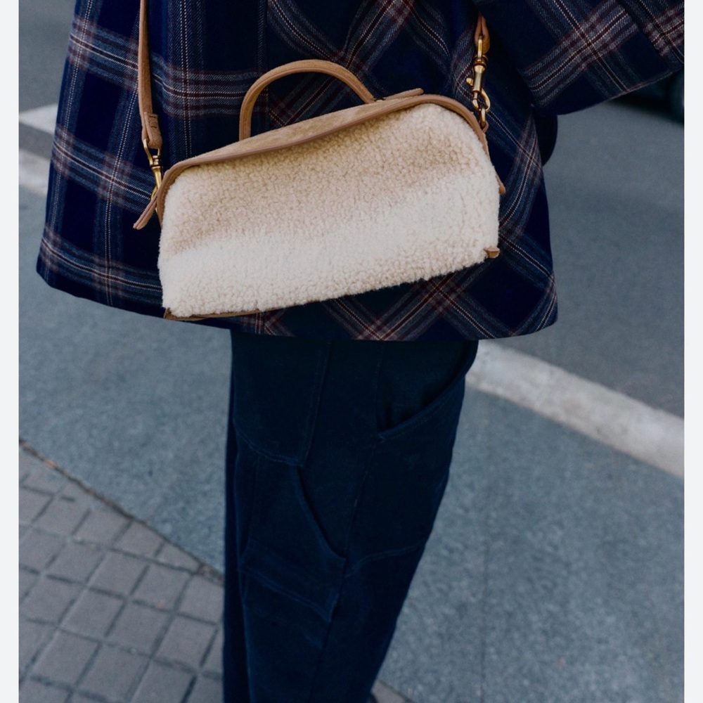 NEW NWT Zara shearling leather small crossbody bag - Picture 2 of 7